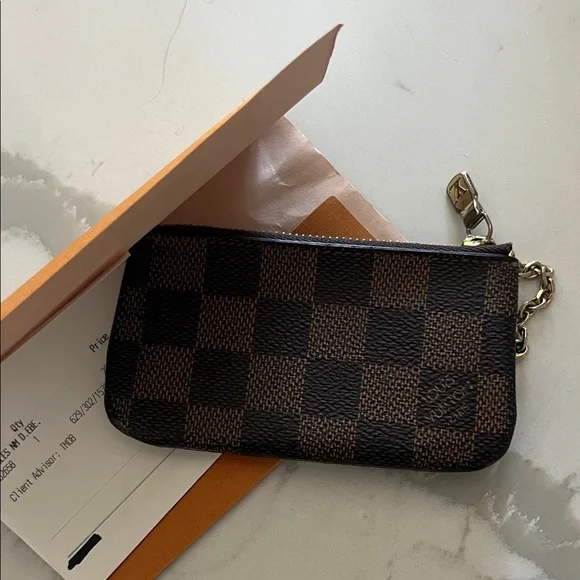 Authentic Louis Vuitton Brown Key Pouch with Gold Clip - Picture 4 of 9